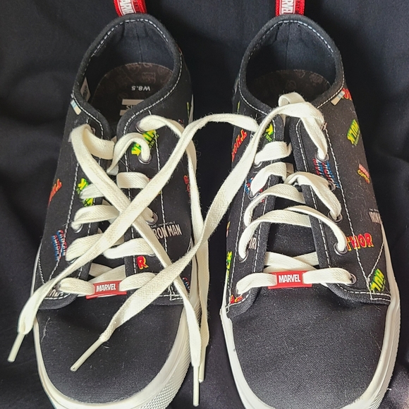 Toms Marvel Shoes - Picture 4 of 7